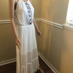 New! White maxi dress